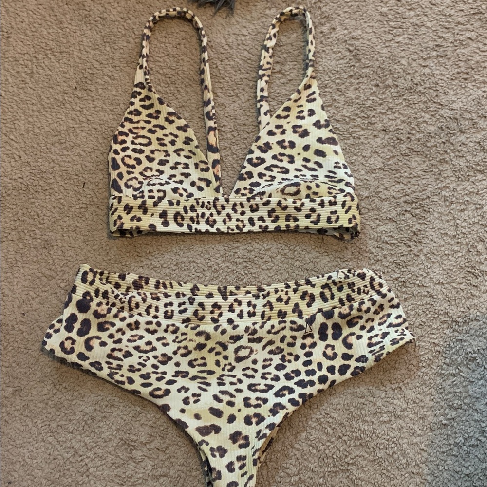 Boys arrows bikini small top, medium high rise cheeky bottoms
